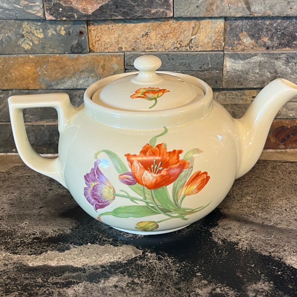 Vintage Second Selection Orange Ref Lavender Purple Floral Teapot Green Leaf